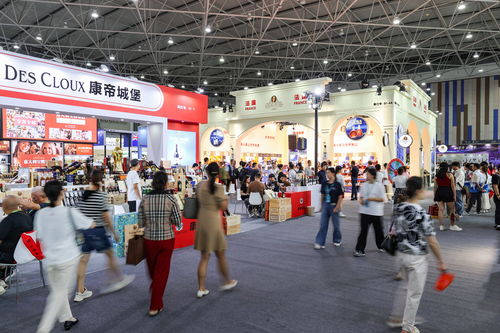 第十三屆酒博會貿(mào)易總額突破百億元，國際旅行元素增添新亮點(diǎn)
